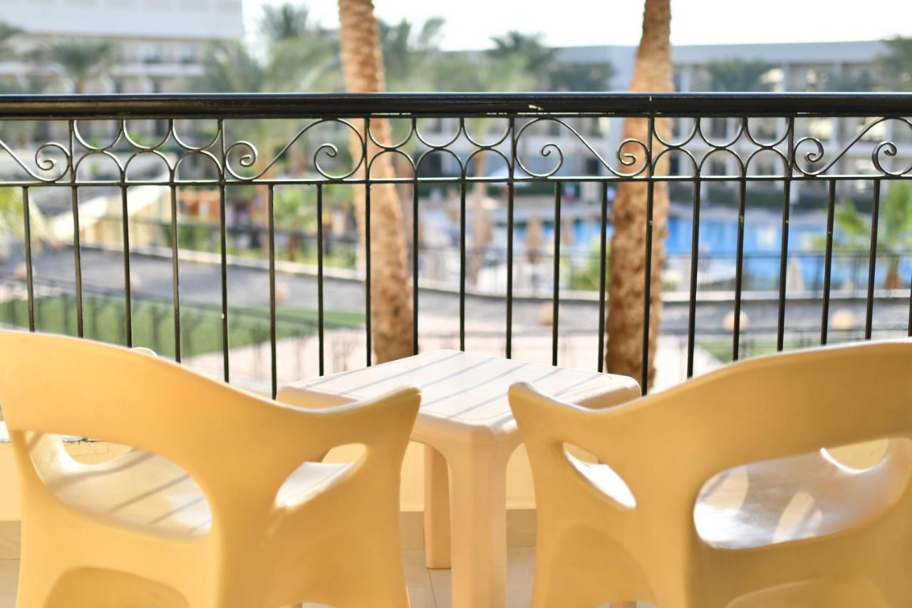 Xperience Kiroseiz Aquapark Premier-Naama Bay Hotel Sharm-el-Sheikh Buitenkant foto A balcony
