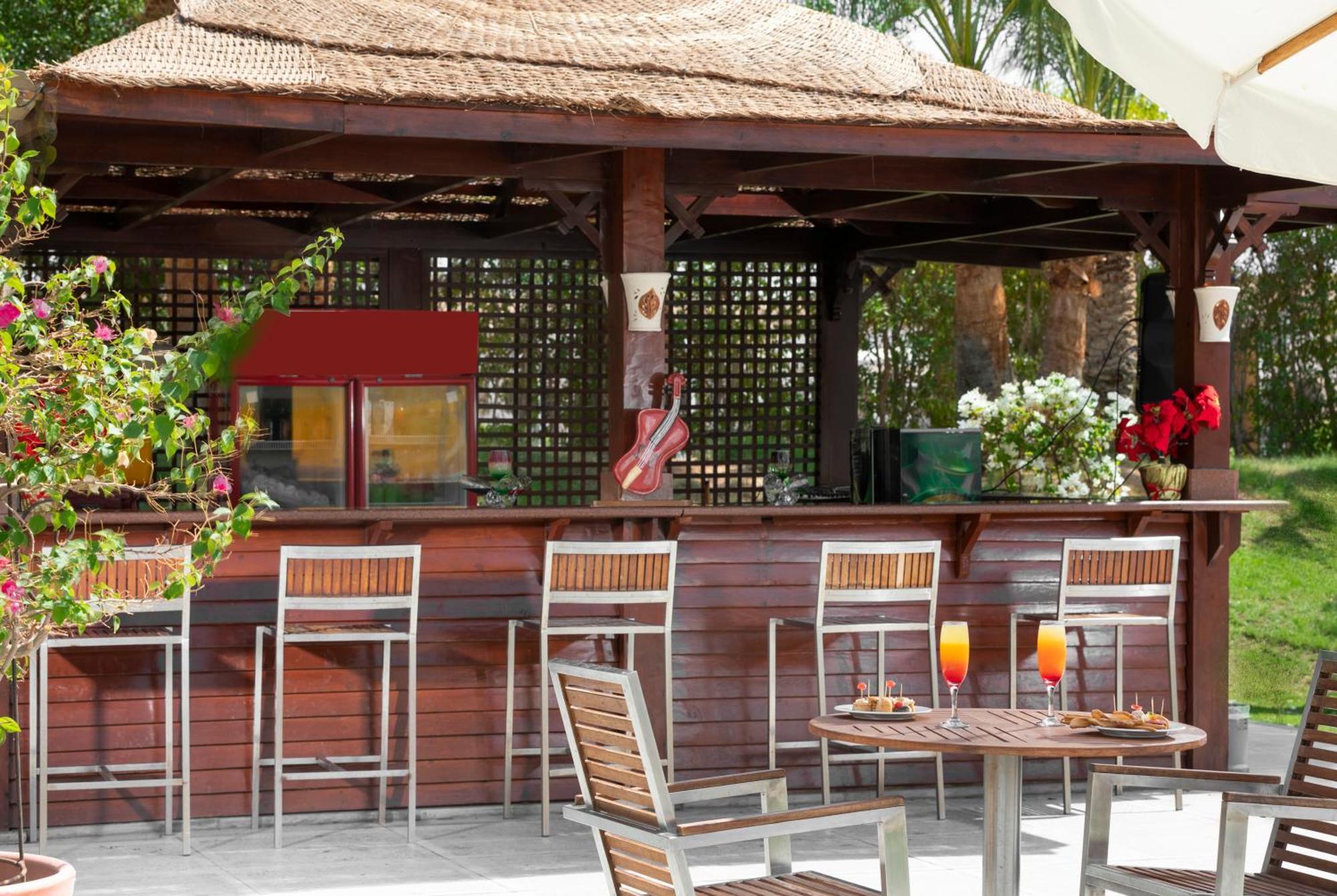 Xperience Kiroseiz Aquapark Premier-Naama Bay Hotel Sharm-el-Sheikh Buitenkant foto The Pool Bar